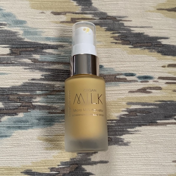 Josie Maran Micro Milk Activator - Picture 7 of 7